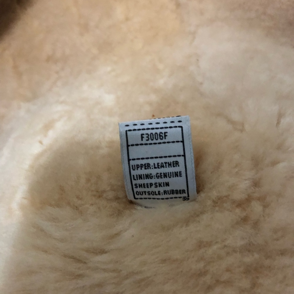 Rare Ugg Sunrise knee length sheepskin ladies boots. Dark brown color.Size US 7 - Picture 5 of 6